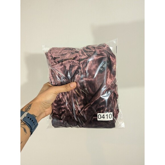 a.n.a A new Approach Women Marroon Velvet Bell Sleeves Dress XS Vamp Whimsigoth - Picture 8 of 8